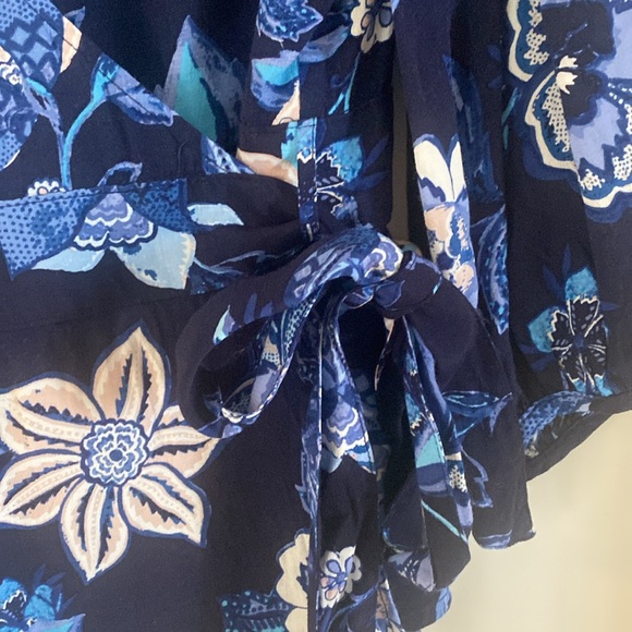 GAP Blouse - Picture 4 of 6